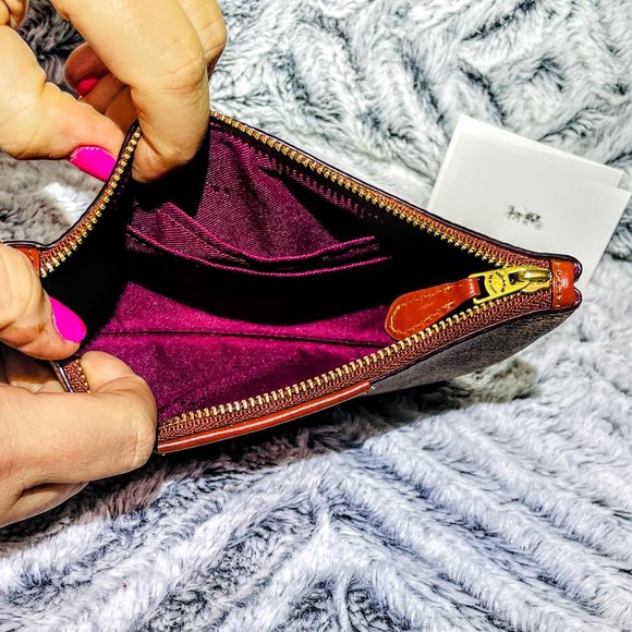 NWT - COACH SMALL WRISTLET IN COLORBLOCK SIGNATURE CANVAS (32445) - Picture 3 of 7